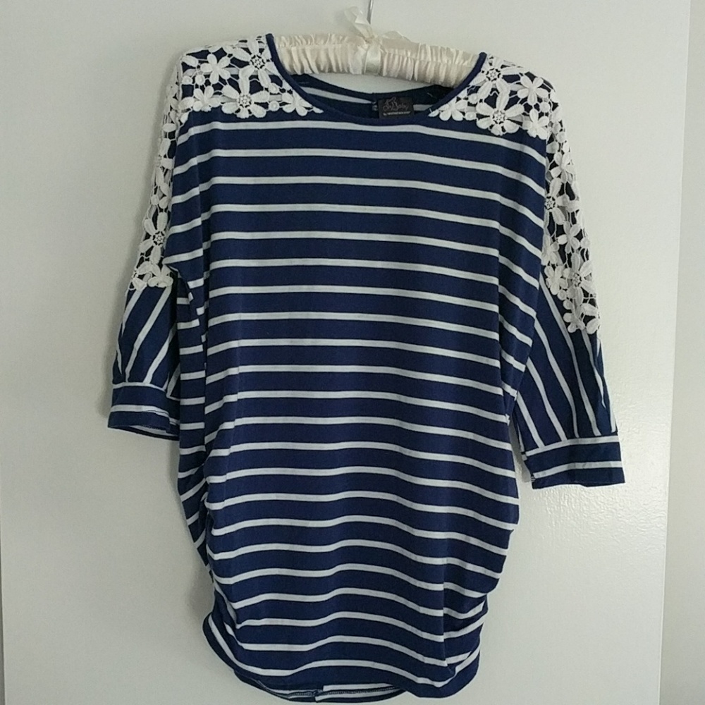 Oh Baby by Motherhood Lace Sleeve Maternity Top